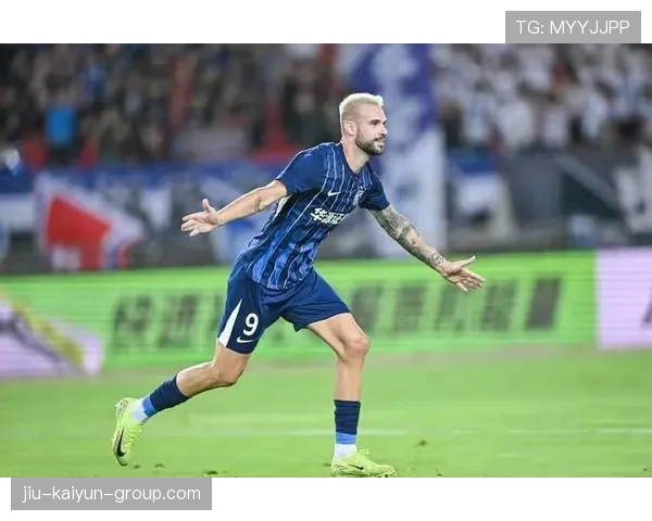 喜从天降！武汉三镇躺着就保级成功了，邓卓翔：不是拼来的不太爽